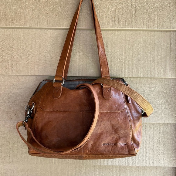 Spikes & Sparrow leather handbag crossbody strap and short handles. - Picture 8 of 8